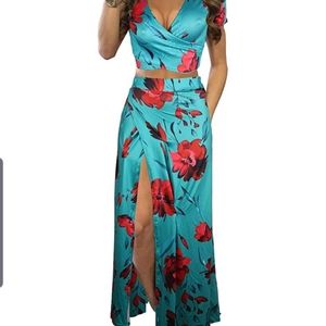 2 piece - skirt and top - size small (Never worn)